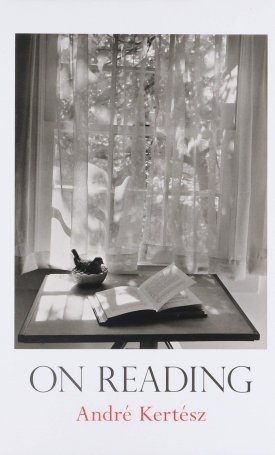 Kertész, André: André Kertész - On Reading